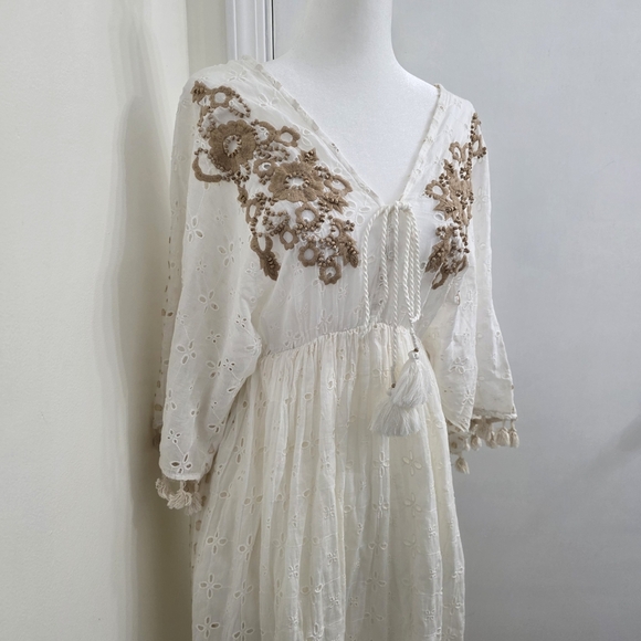 Chelsea & Violet White Embellished Tiered Gown - Picture 3 of 13